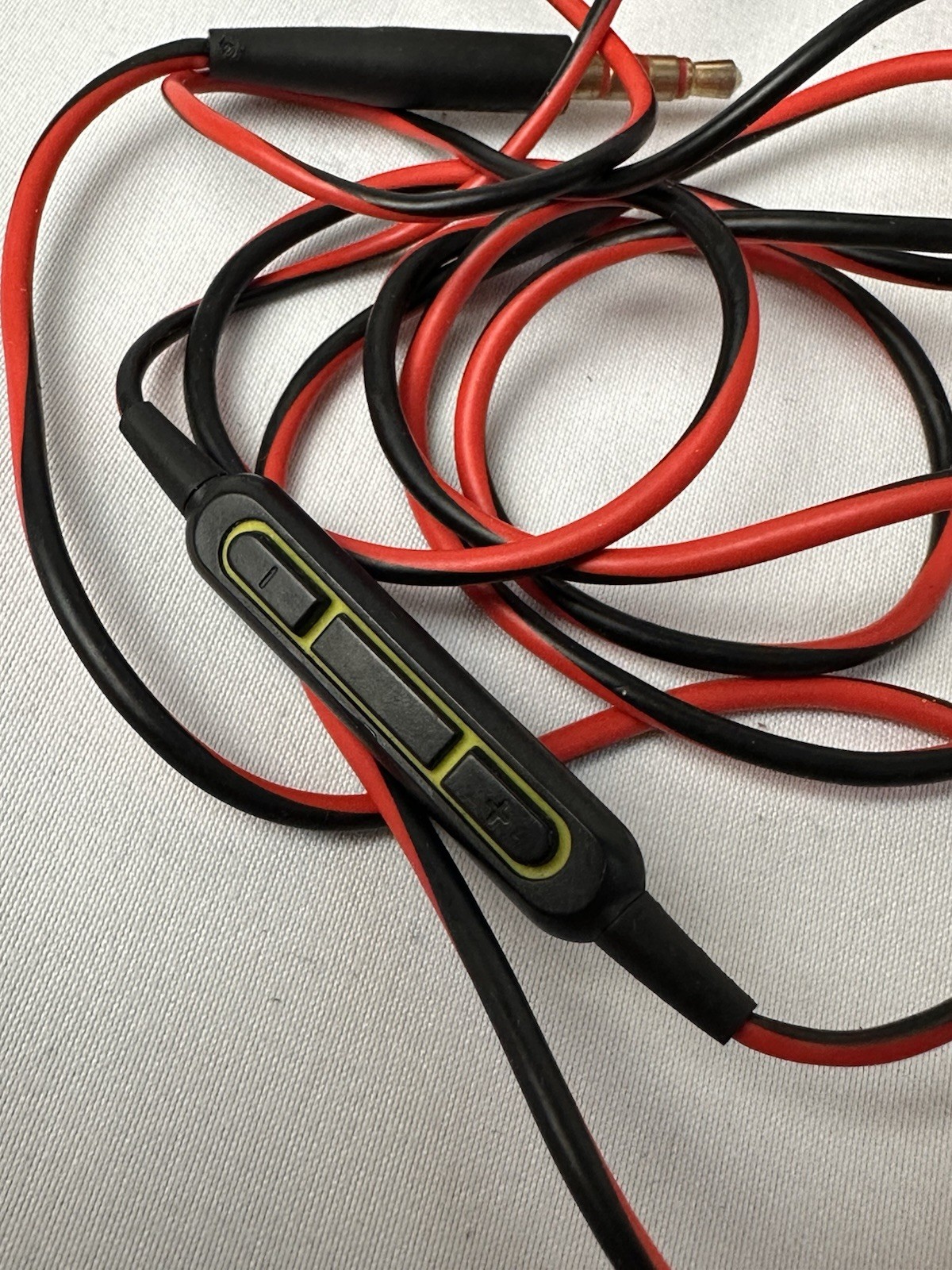 Bose Soundtrue In Ear WIRED Earphones Earbuds Red & Black with Case