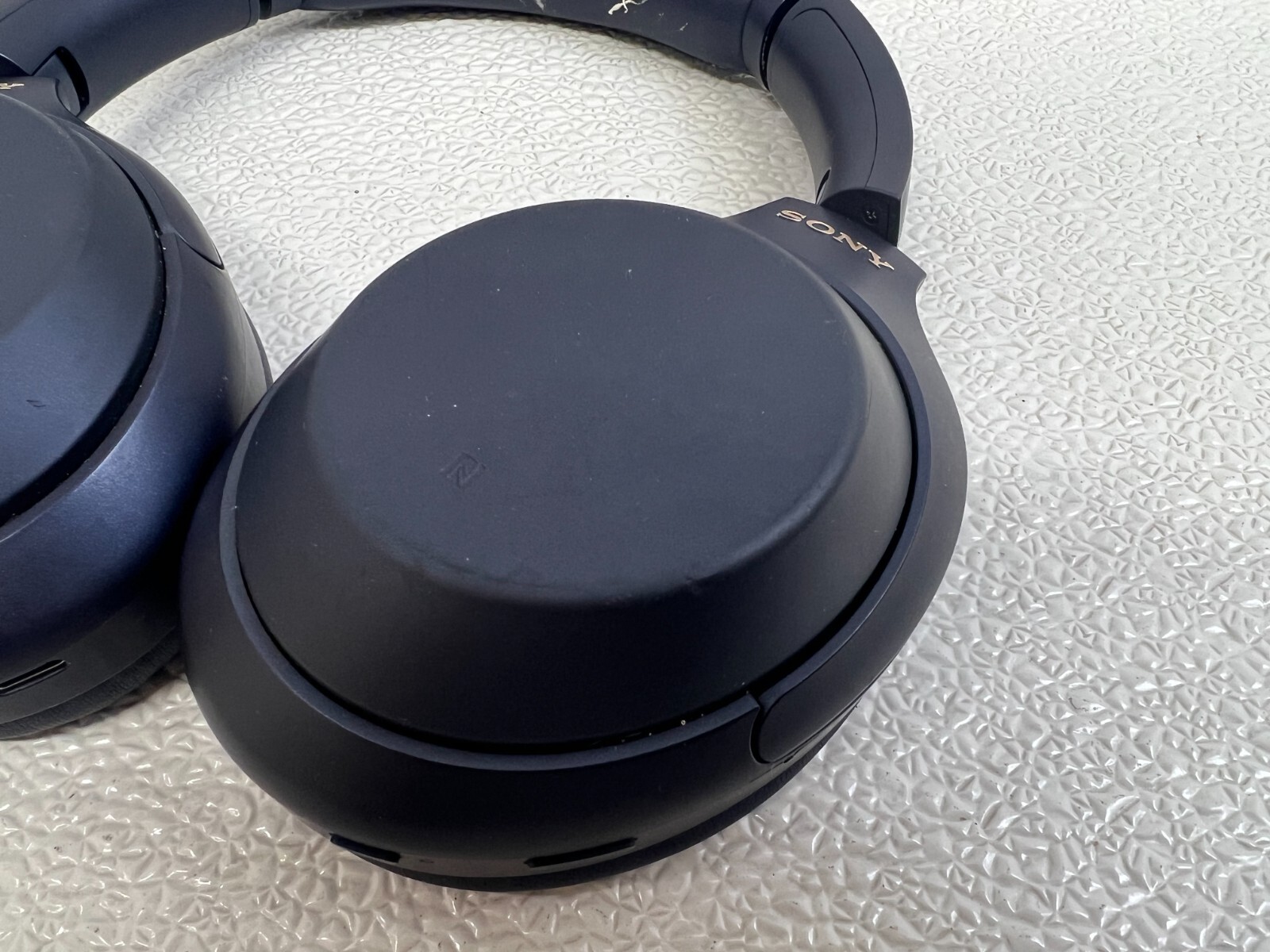 Sony WH-1000XM4 Wireless Noise-Cancelling Over-the-Ear Headphones Midnight Blue*
