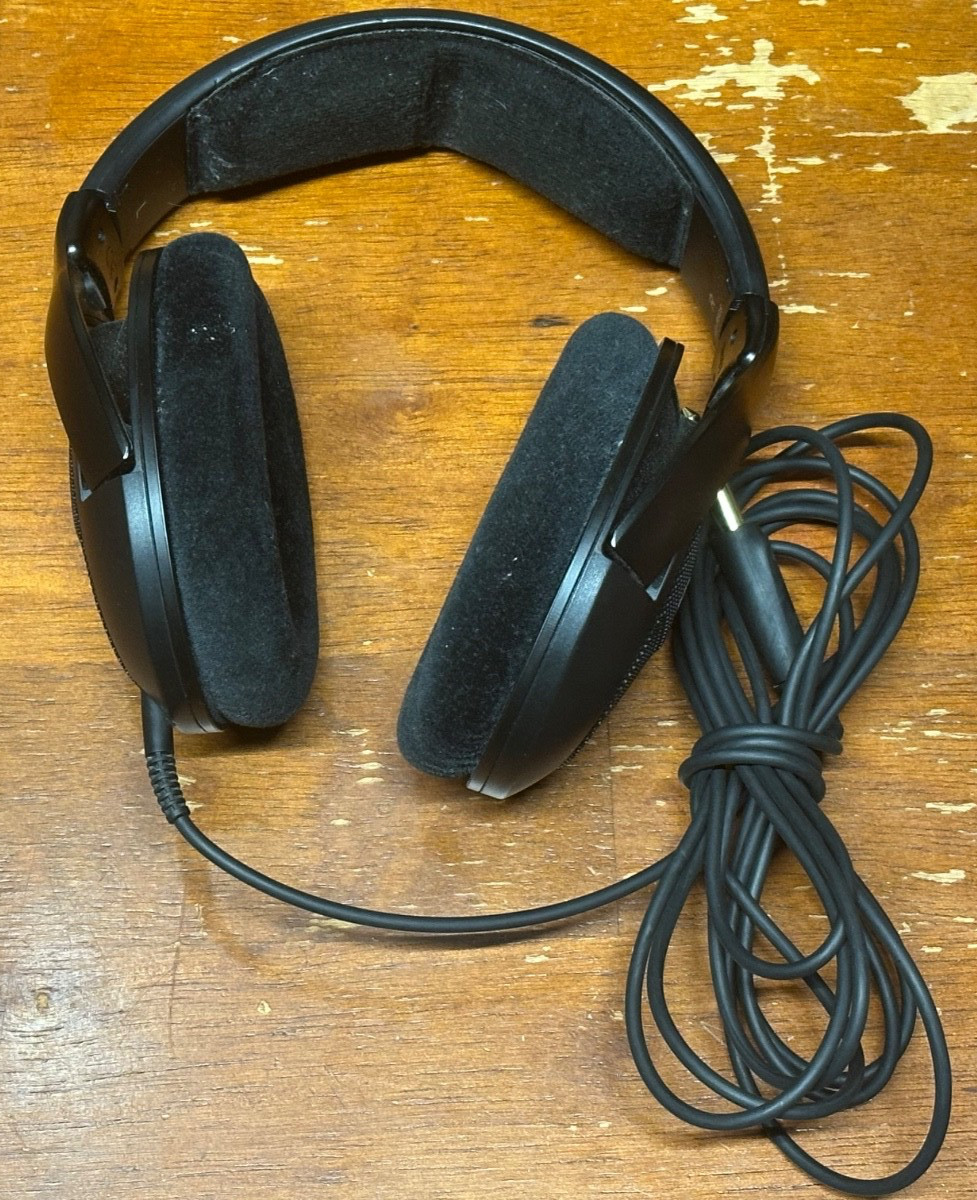 SENNHEISER HD 560S OVER-EAR WIRED HEADPHONES