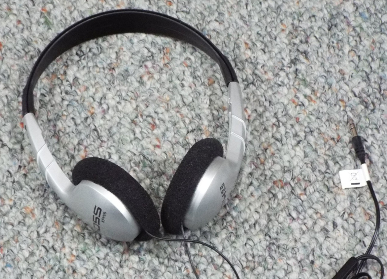 Koss KPH/6 Portable Stereophone Ultra Light Headphones Inline Volume Control