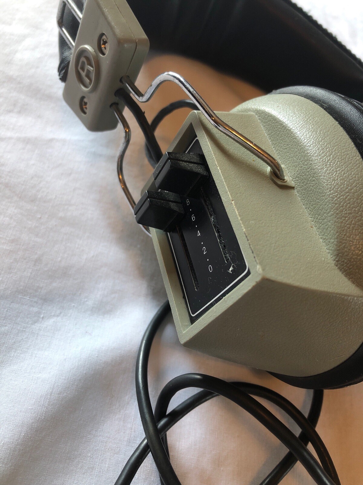 Vintage Realistic Nova 16 Stereo Headphones 8 Ohms Made in Korea Excellent Cond.