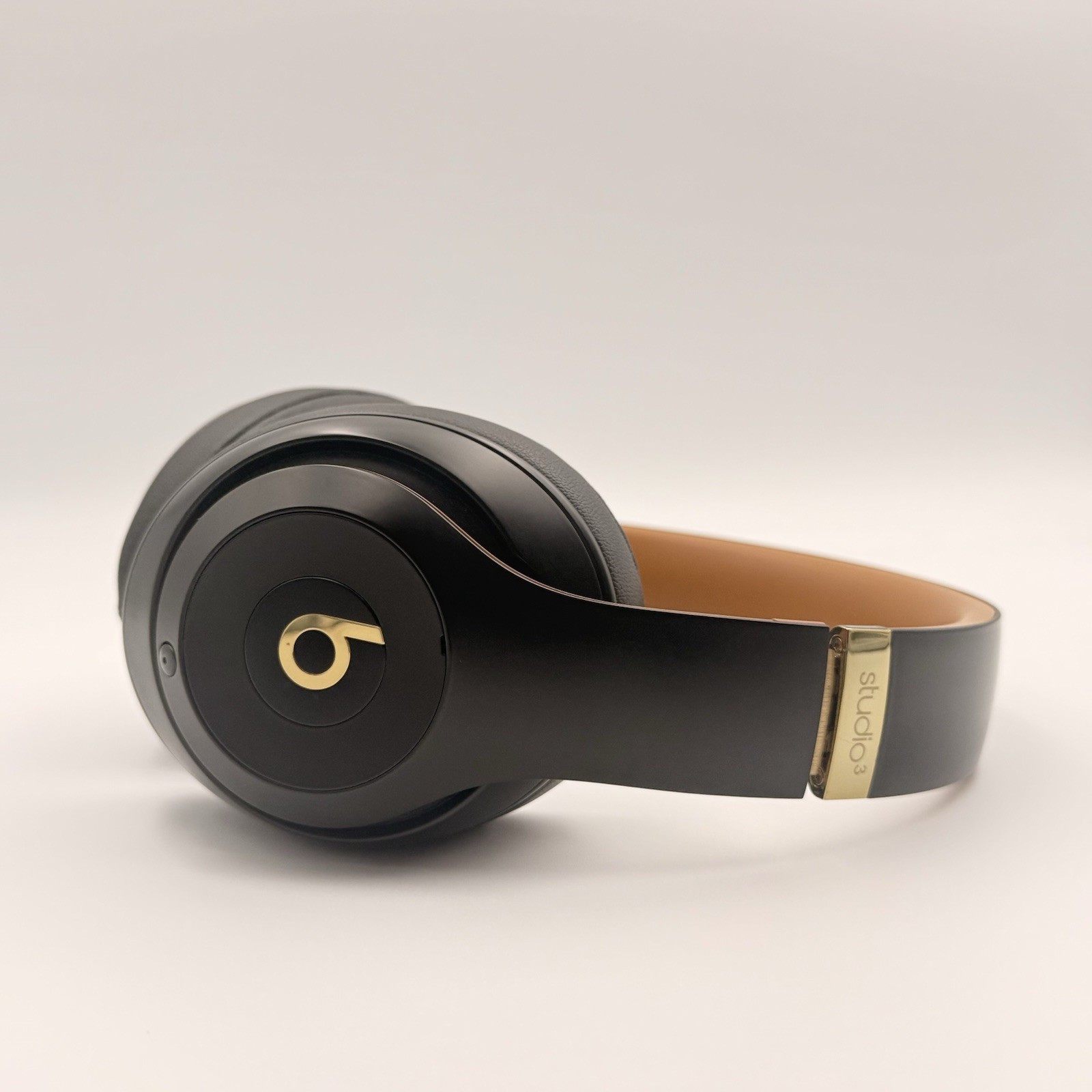 Beats Studio3 Wireless Over-Ear Headphones Skyline Midnight Black Bluetooth