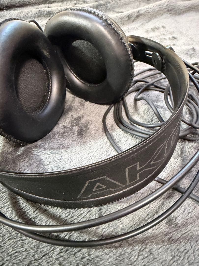 AKG K240 Headphones Black Open Back Semi Open Used Studio Monitor Audio