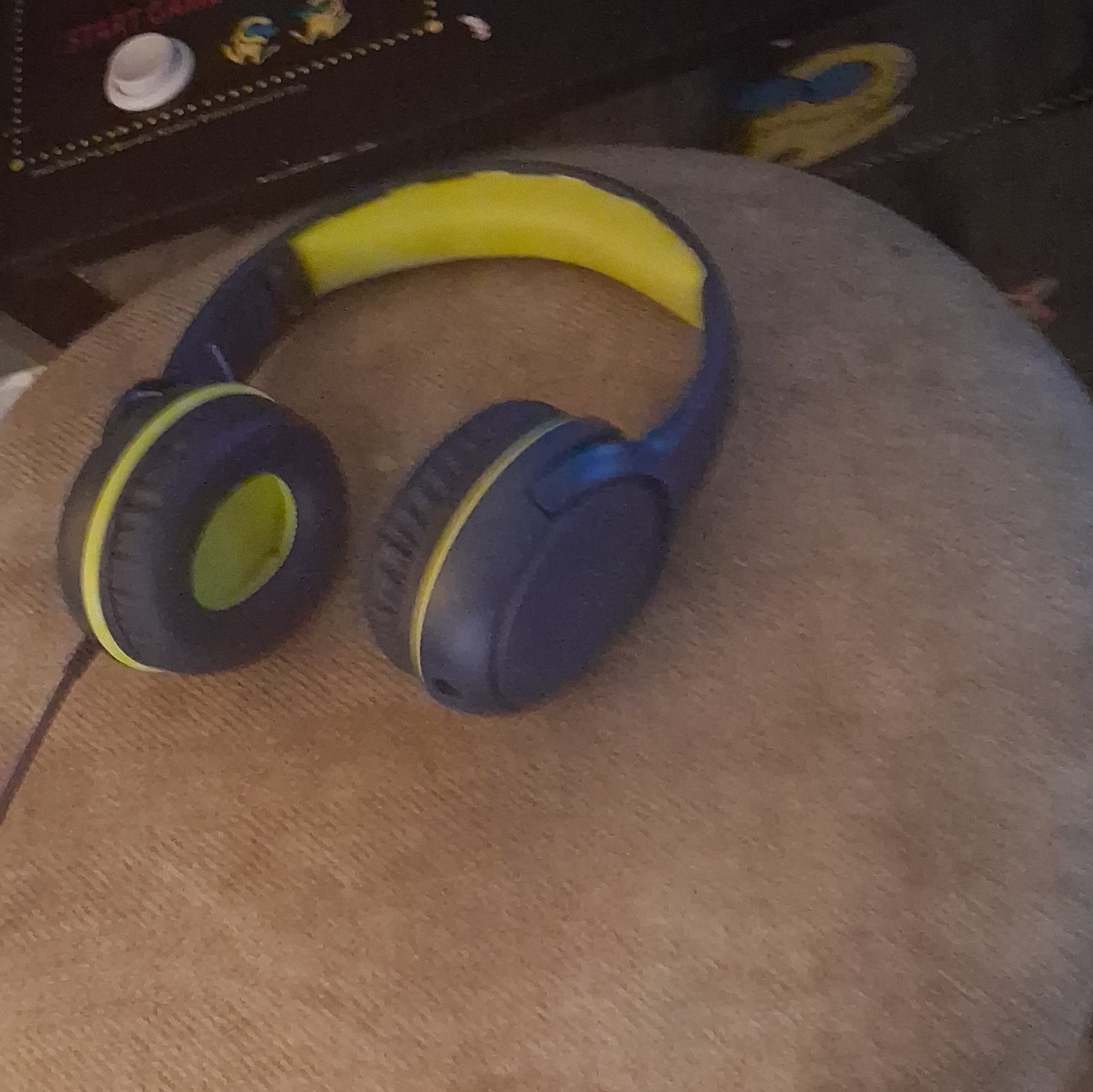 Navy Blue & Neon Green Wired Headphones with 3.5mm Jack – Modern Stylish Sound