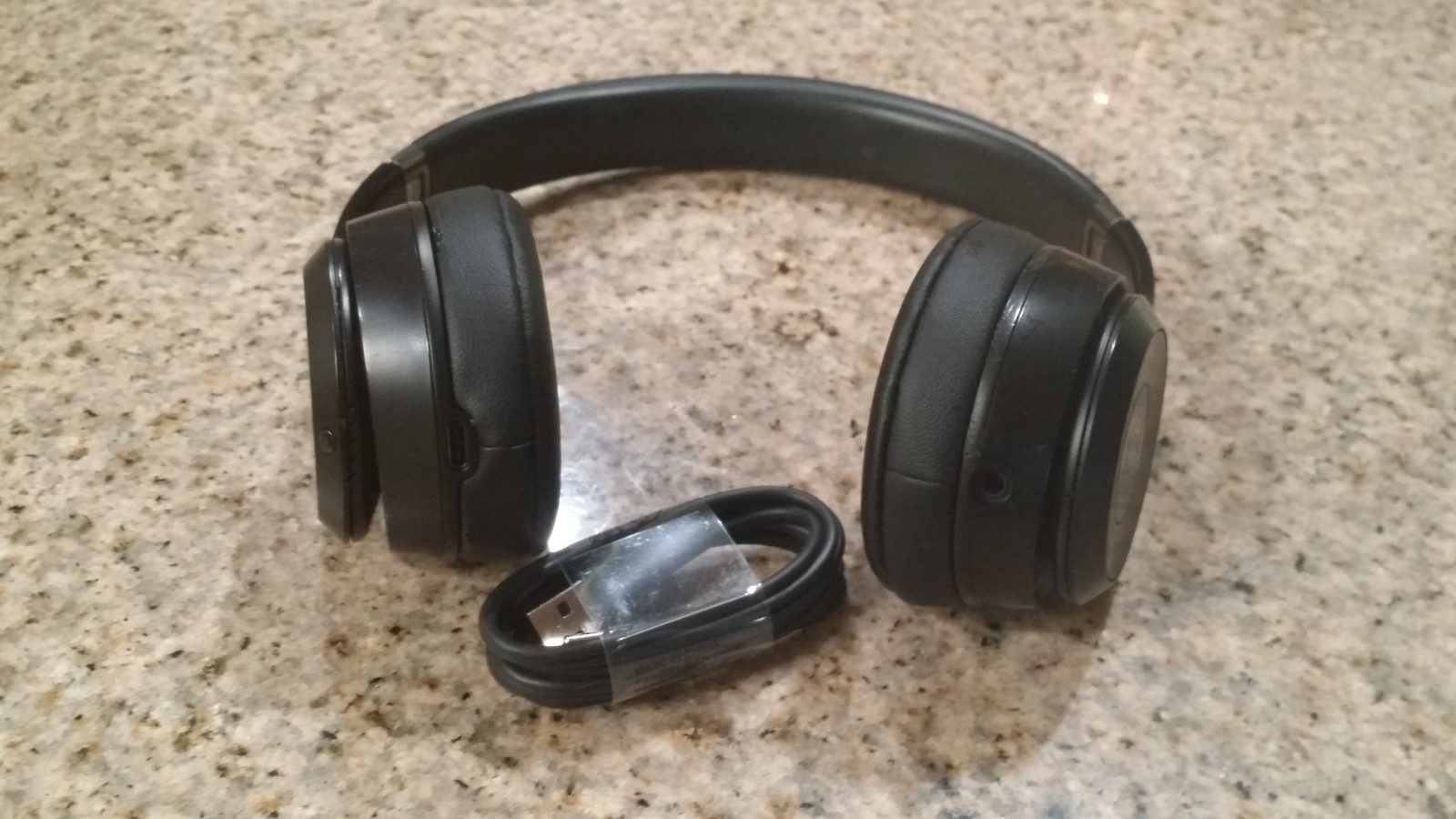 Beats by Dr. Dre Solo 4 – Wireless Bluetooth On-Ear Headphones Black
