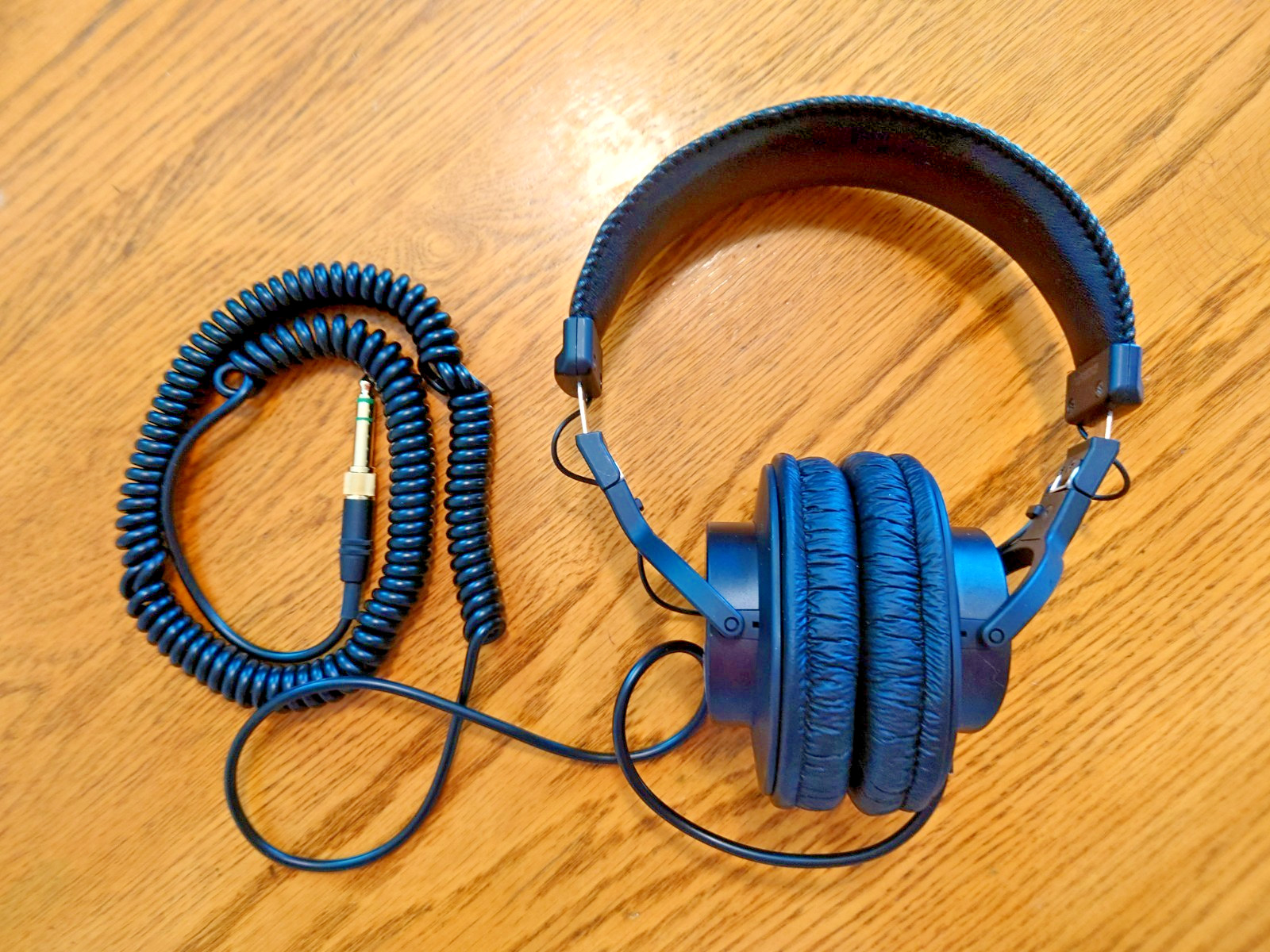 Sony MDR-7506 Sound Monitor Headphones (Black)