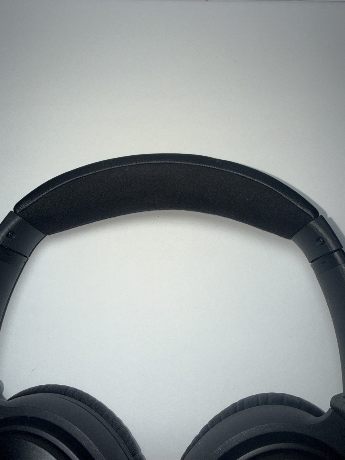 Bose QuietComfort 35 Wireless Noise Cancelling Headphones – Series I – Black