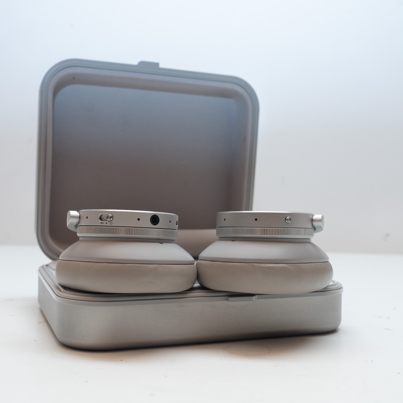 Bang & Olufsen Beoplay H95 Headphones – Silver