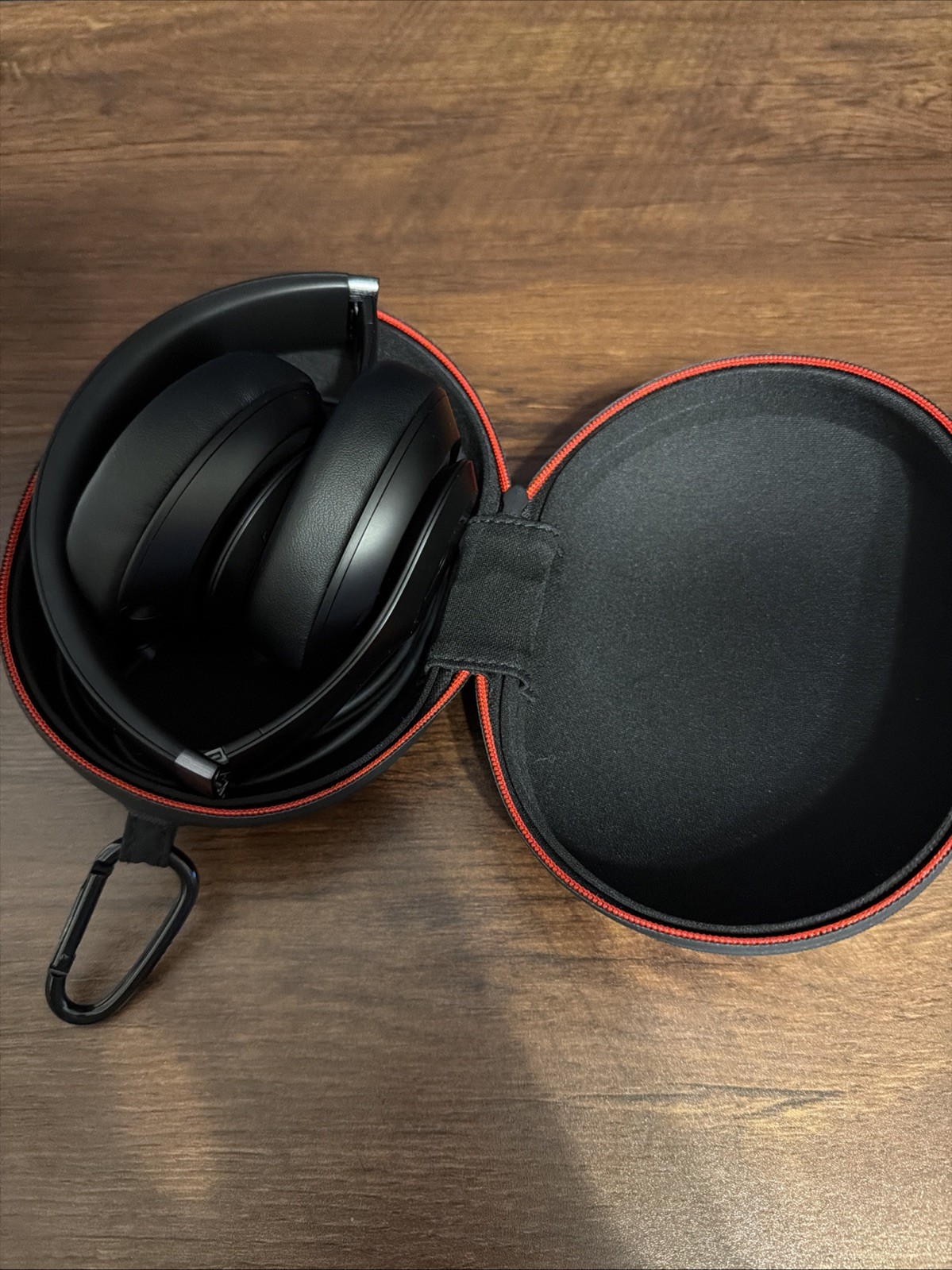 Black Beats Studio Pro (2023) w/ studio3 hard case (2017) & studio3 3.5mm cable