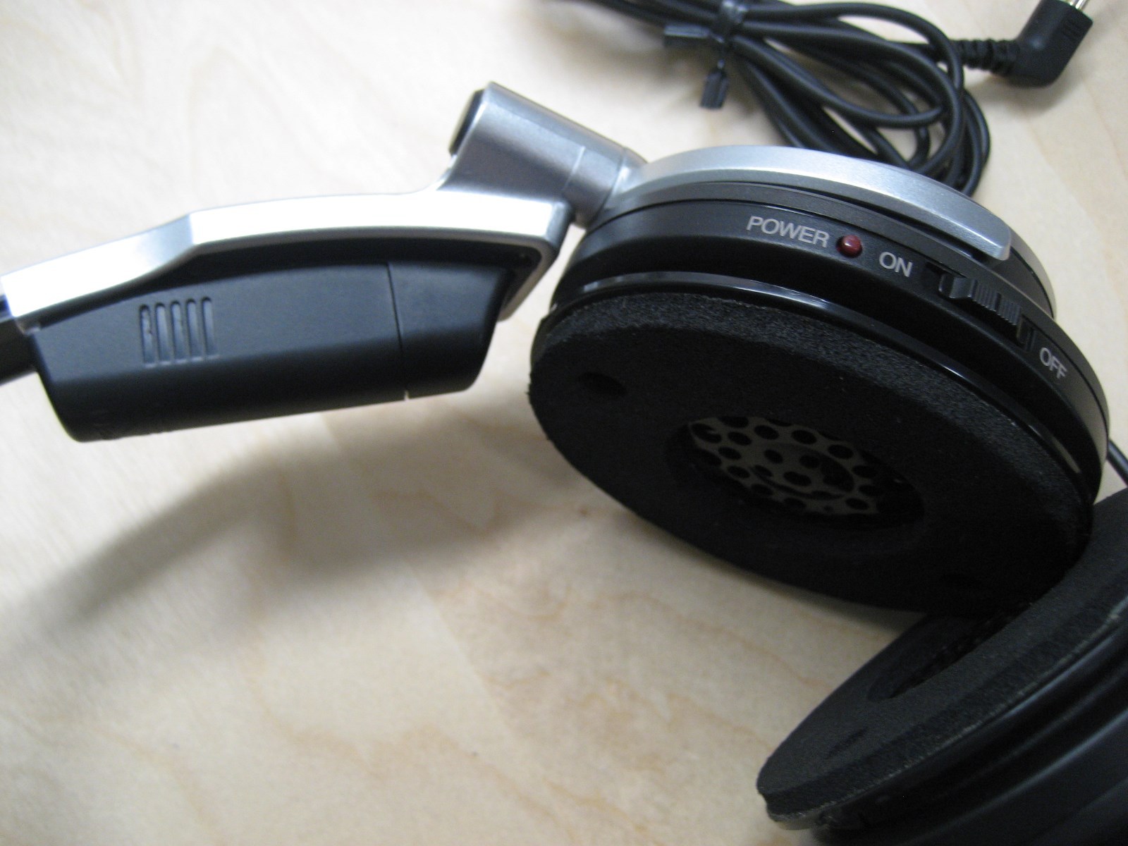 Sony MDR-NC6 Noise Canceling Headphones