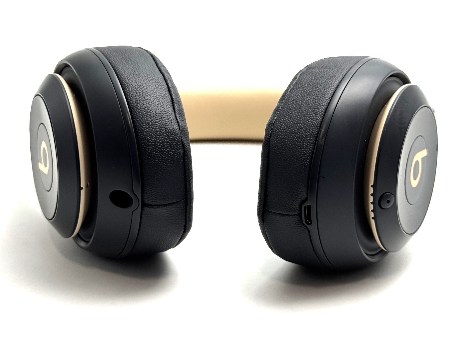 Beats Studio3 Headphones – Shadow Gray(2020) – MXJ92LL/A / NO CASE