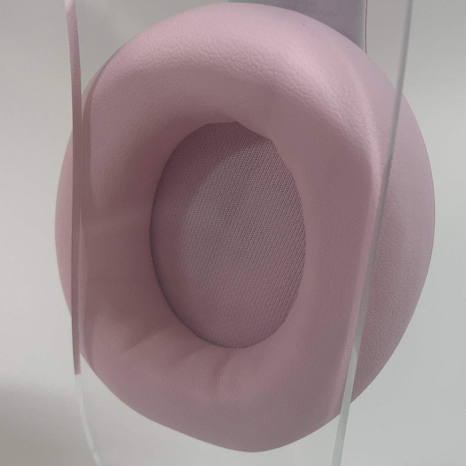Beats Studio Pro Wireless Over-Ear Bluetooth Headphones Matte Pink A2924