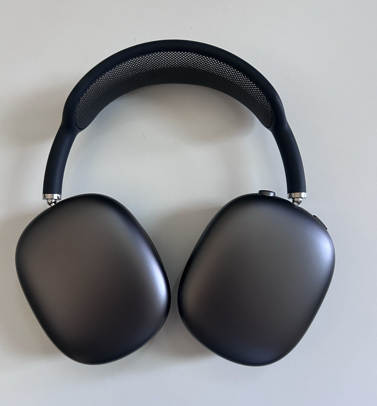Apple AirPods Max Space Gray Over-Ear Wireless Headphones w/ Smart Case