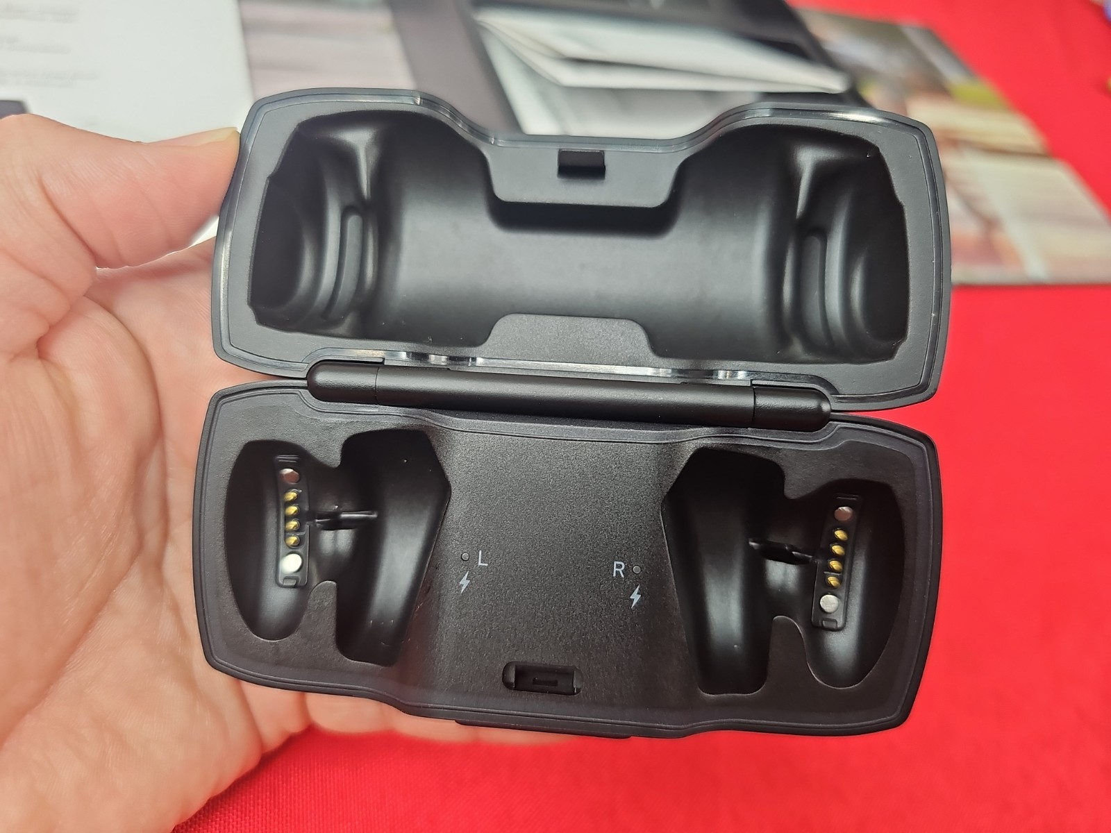 Bose SoundSport Free Wireless Headphones Earbuds Black 423729 FORPARTS ONLY