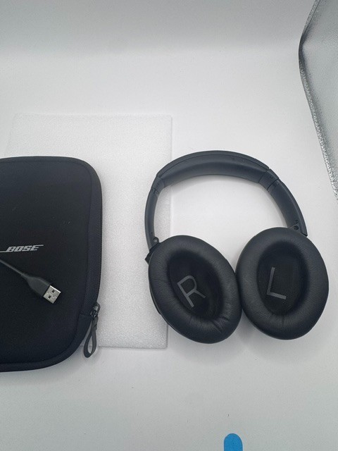 Clean Bose QuietComfort 45 QC45 Noise Canceling Headphones Black GRADE A