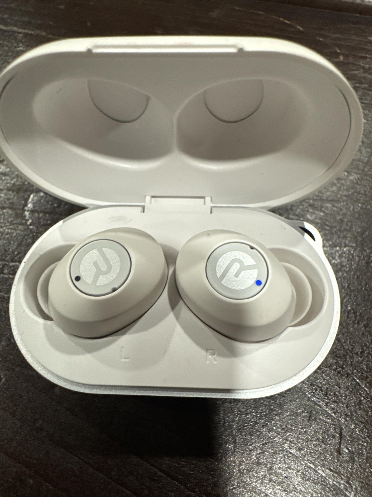 Raycon The Everyday In-Ear Wireless Bluetooth Earbuds w/Charge Case – White NEW