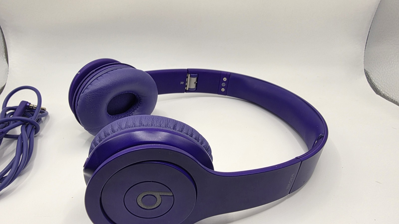 Beats by Dr. Dre Solo HD On-Ear Headphones Purple **Small Damage**
