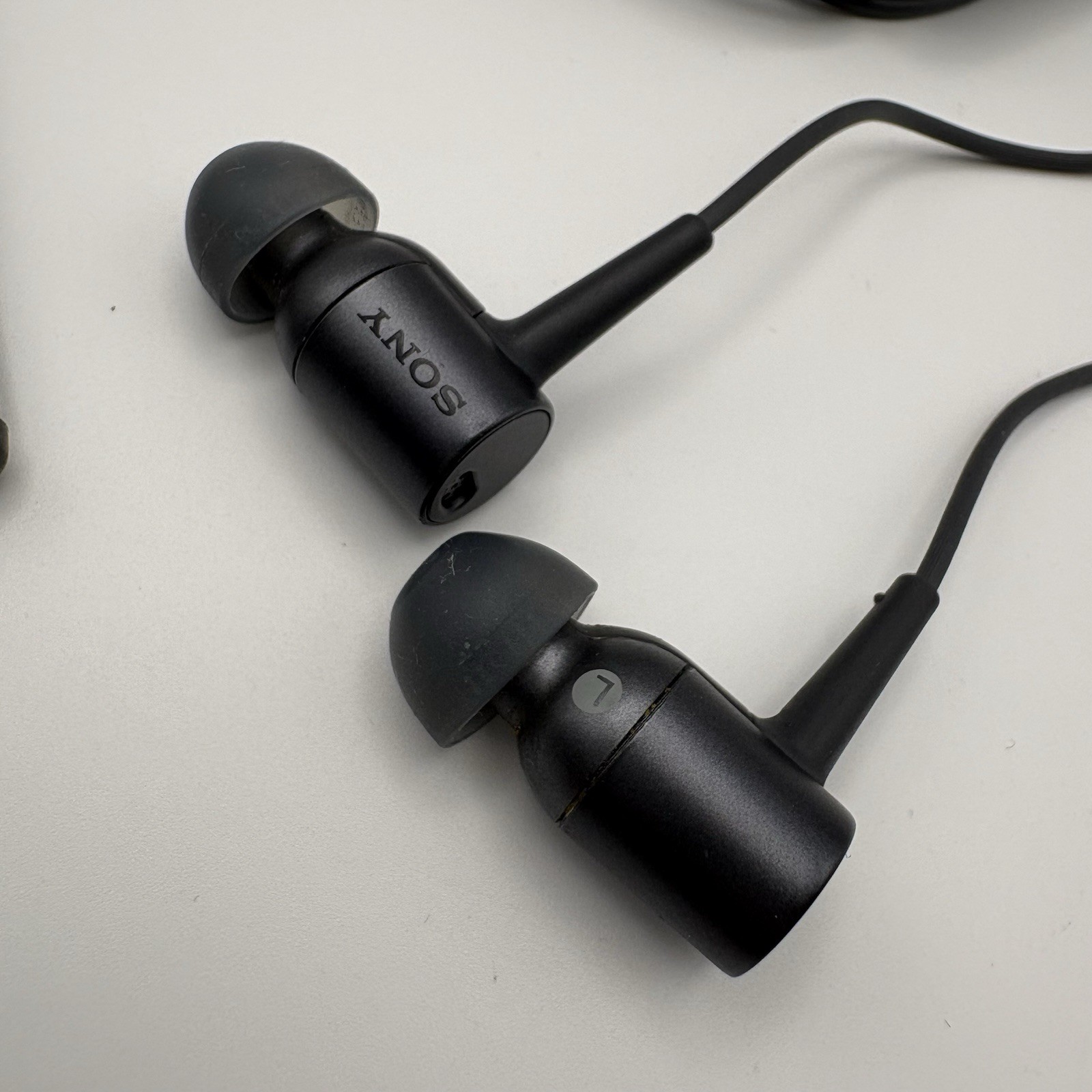 Sony MDR-EX750NA Active Noise Cancelling Wired In-Ear Headphones Earbuds Black