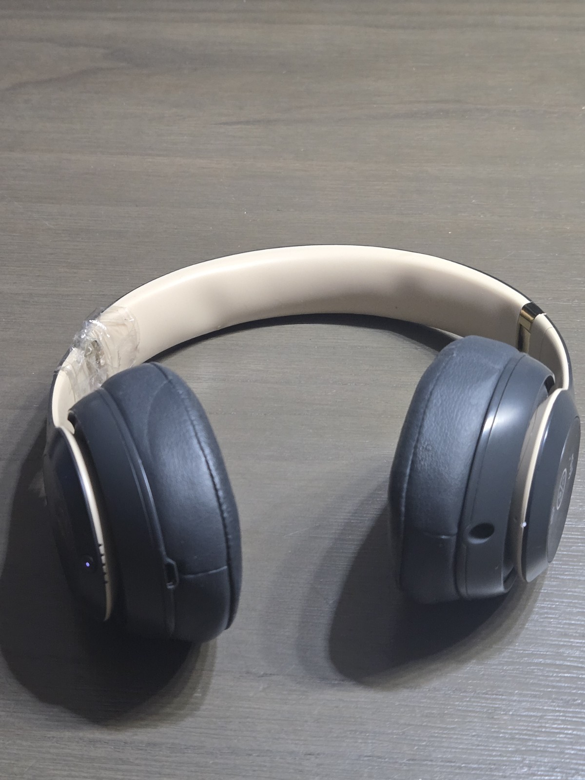 Beats by Dr. Dre Studio3 Wireless Headphones – Black & Gold DAMAGED WORKS