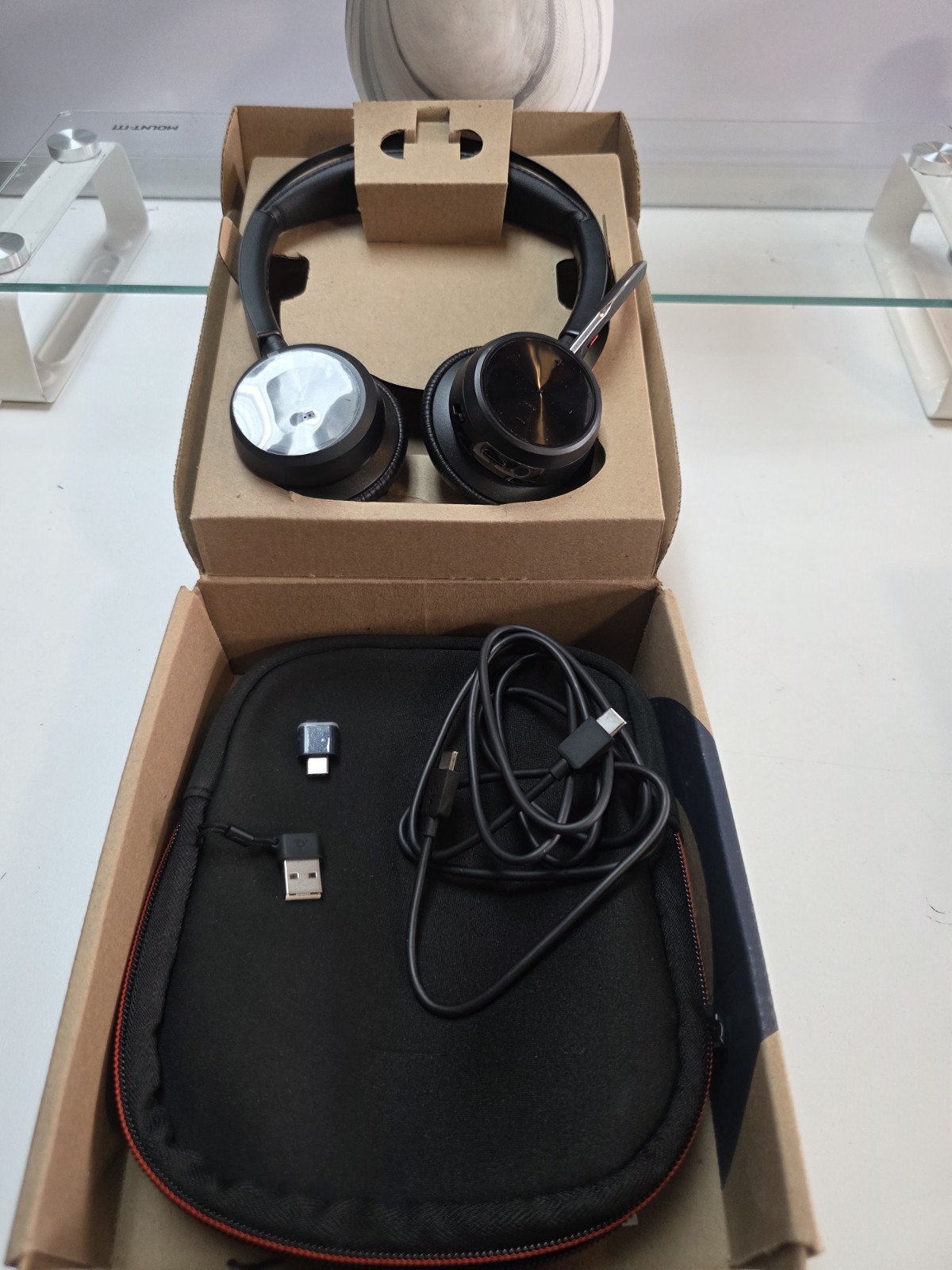 Poly Voyager Focus 2. New Open Box Free Delivery See Pictures.