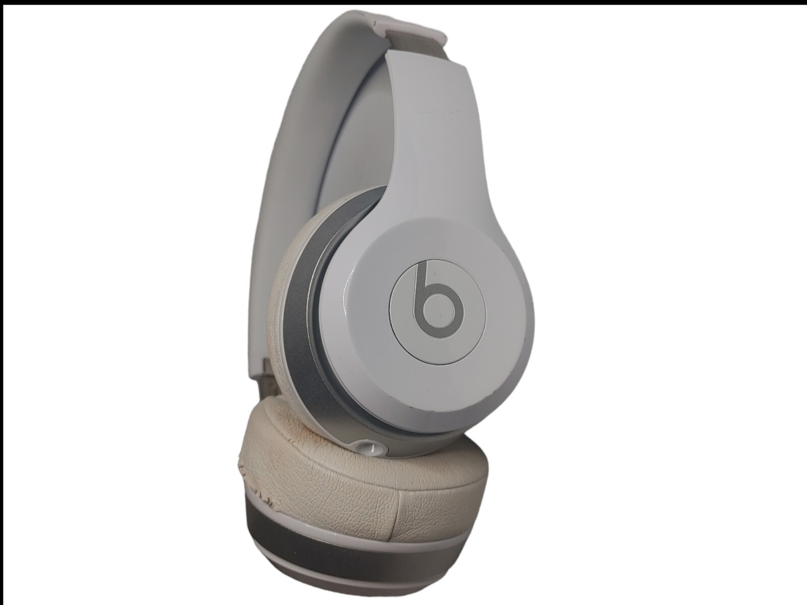 Beats by Dr. Dre Solo2 Over the Ear Headphones Wired- White ( B0518 )