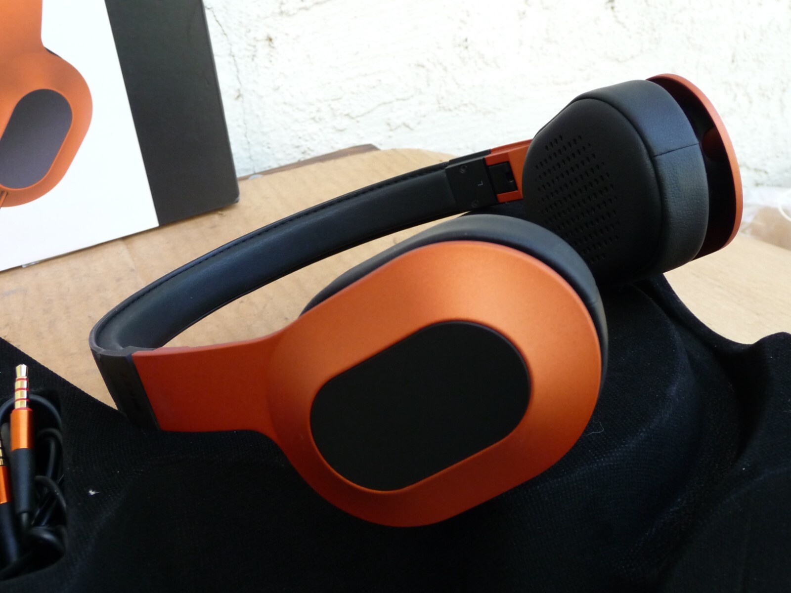KEF M400 On-Ear Hi-Fi Headphones Orange
