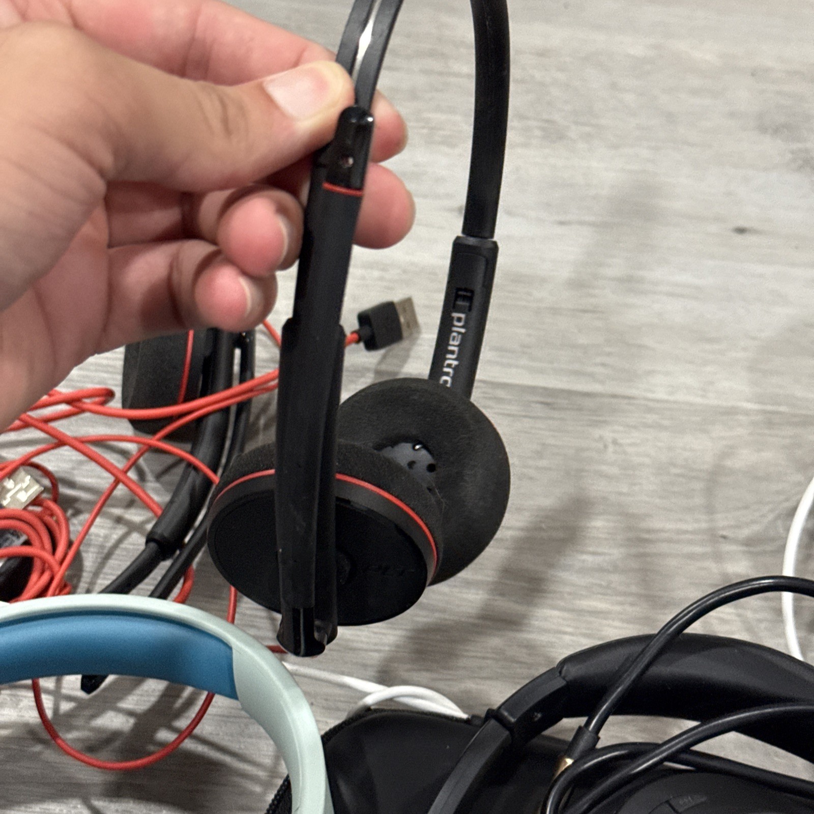 LOT OF HEADPHONES,EARBUDS MUSIC, WIRED Wireless Ect (UNTESTED) AS IS⚠️