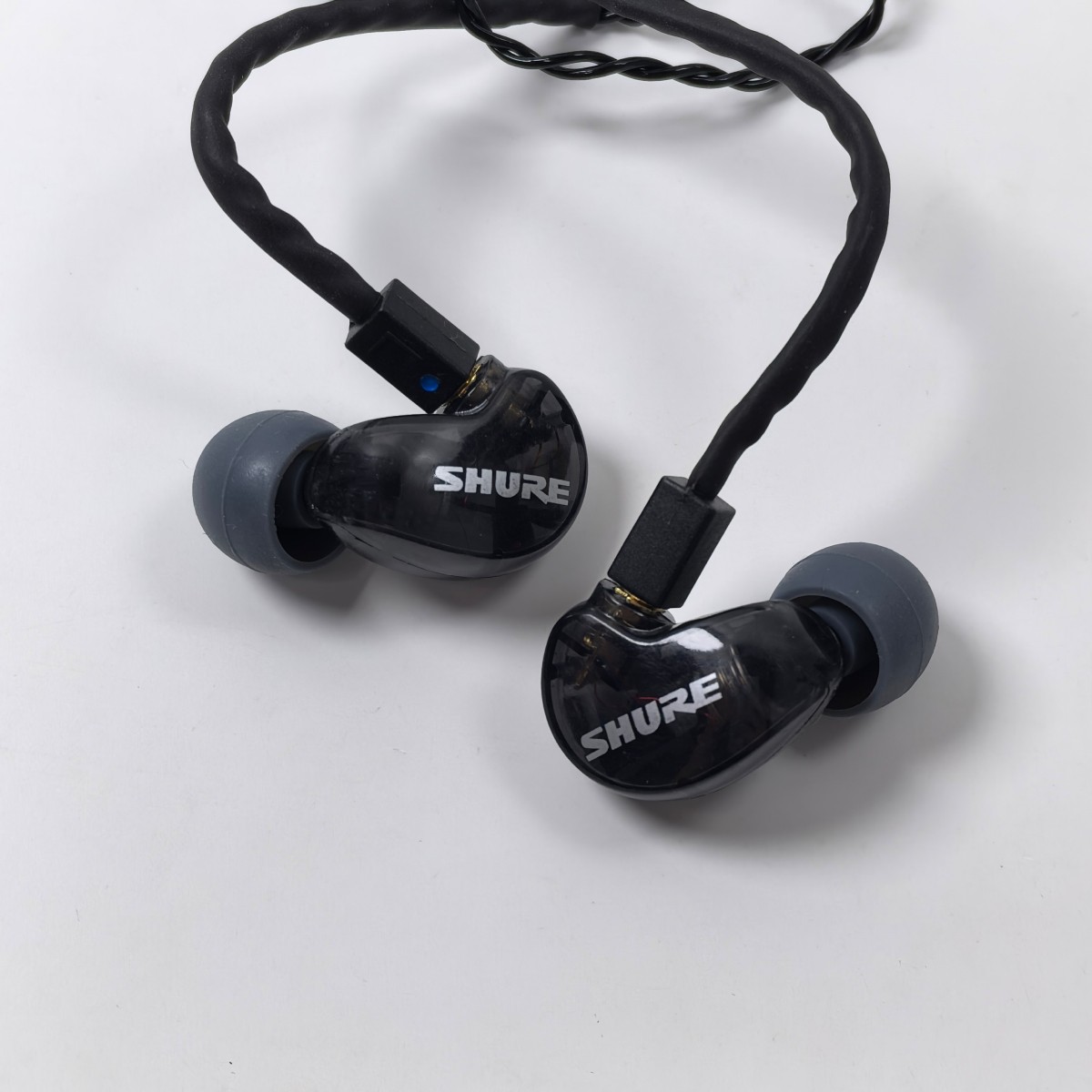 Shure SE215 In-Ear Wired Earphones Headphones Earbuds Sound Isolating Colors