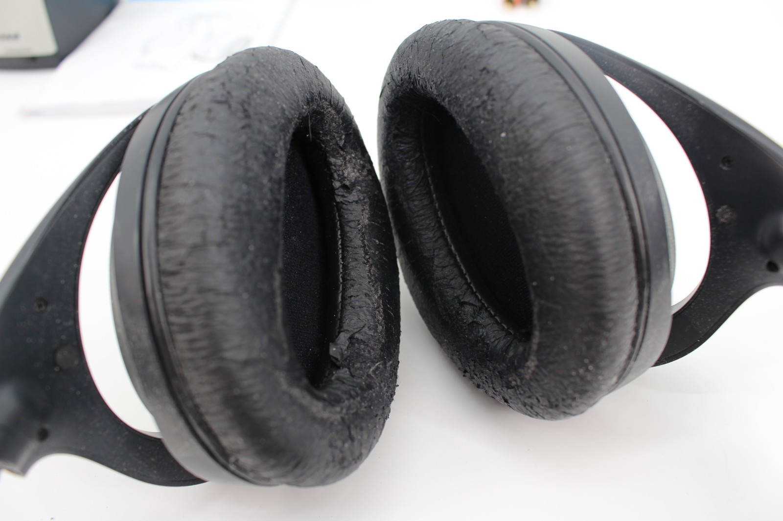 Sennheiser RS 120-W Wireless TV Headphones Untested Parts Needs Ear Covers