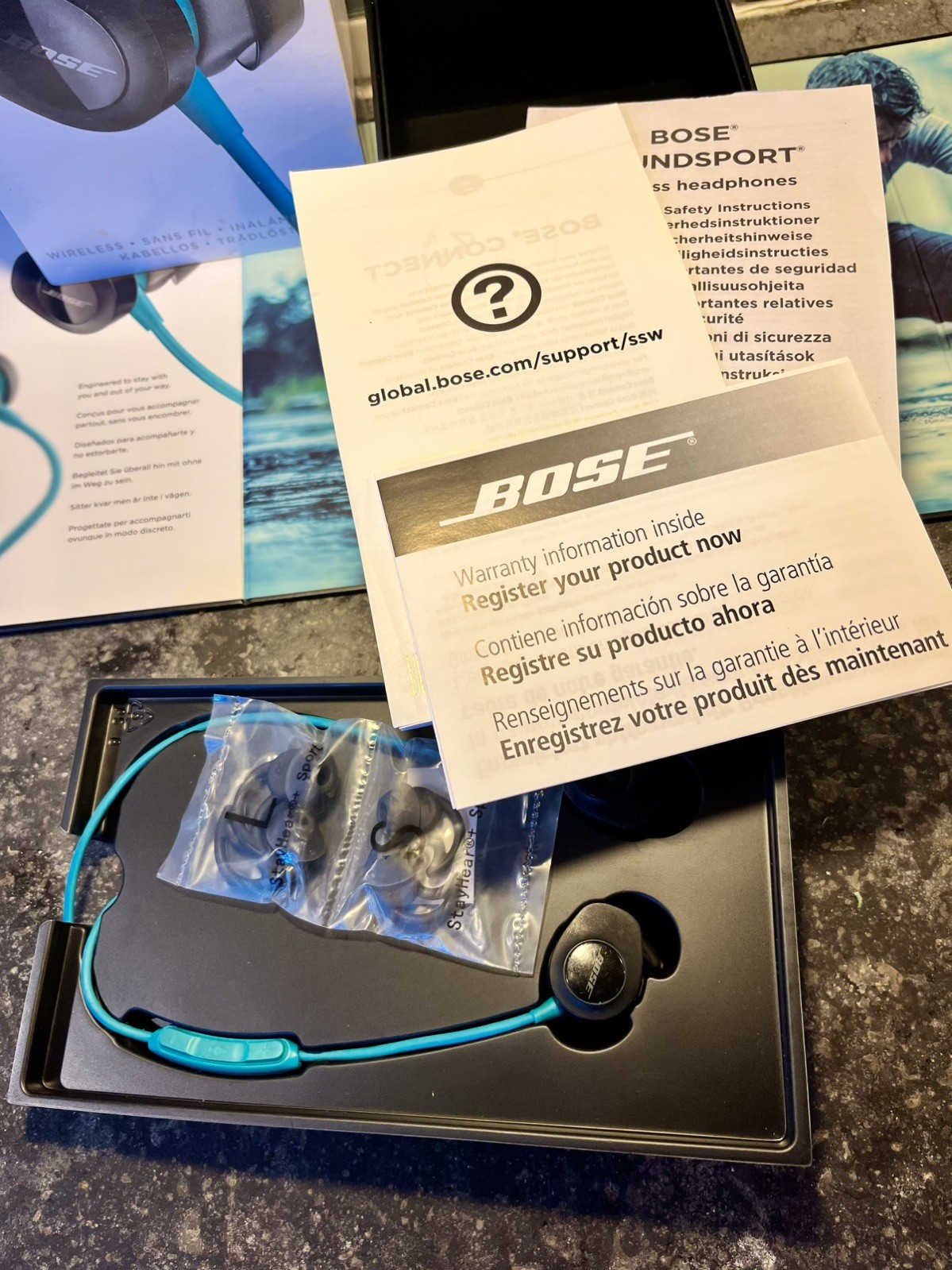 Bose SoundSport Wireless – Bluetooth Headphones – NFC Earbuds – Blue – Excellent