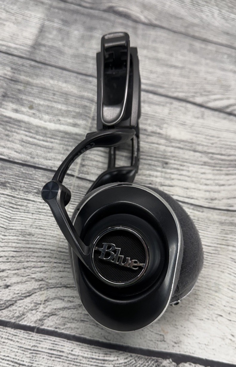 Blue LOLA Black Hi-Fi Headphones