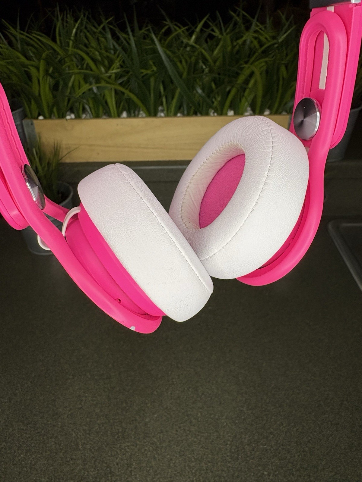 Beats by Dr. Dre MIXR Over the Head DJ Headphones Hot Pink Value $200
