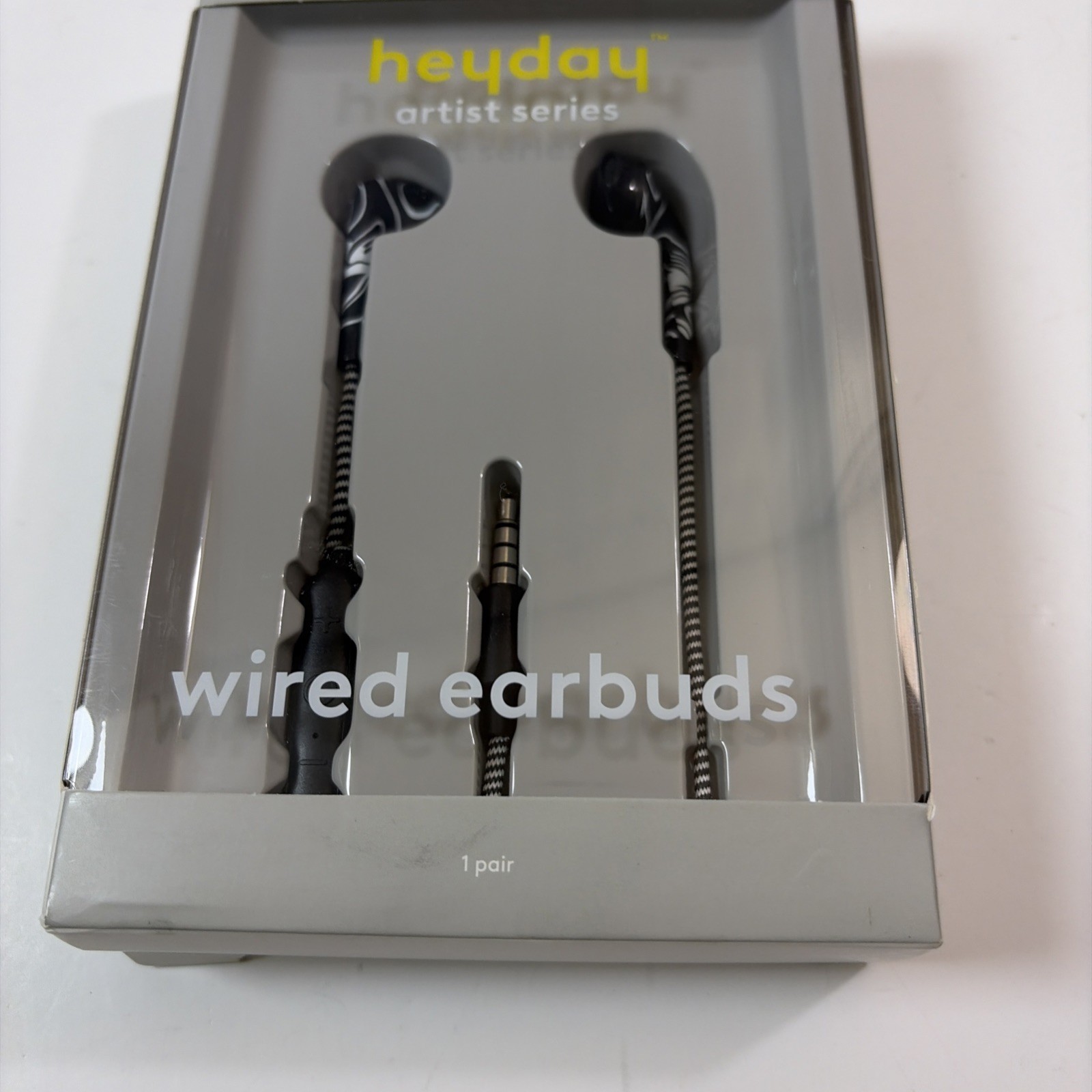 Heyday Artist Series Wired Earbuds 1 Pair 3.5mm Aux Plug Comfort Fit Microphone