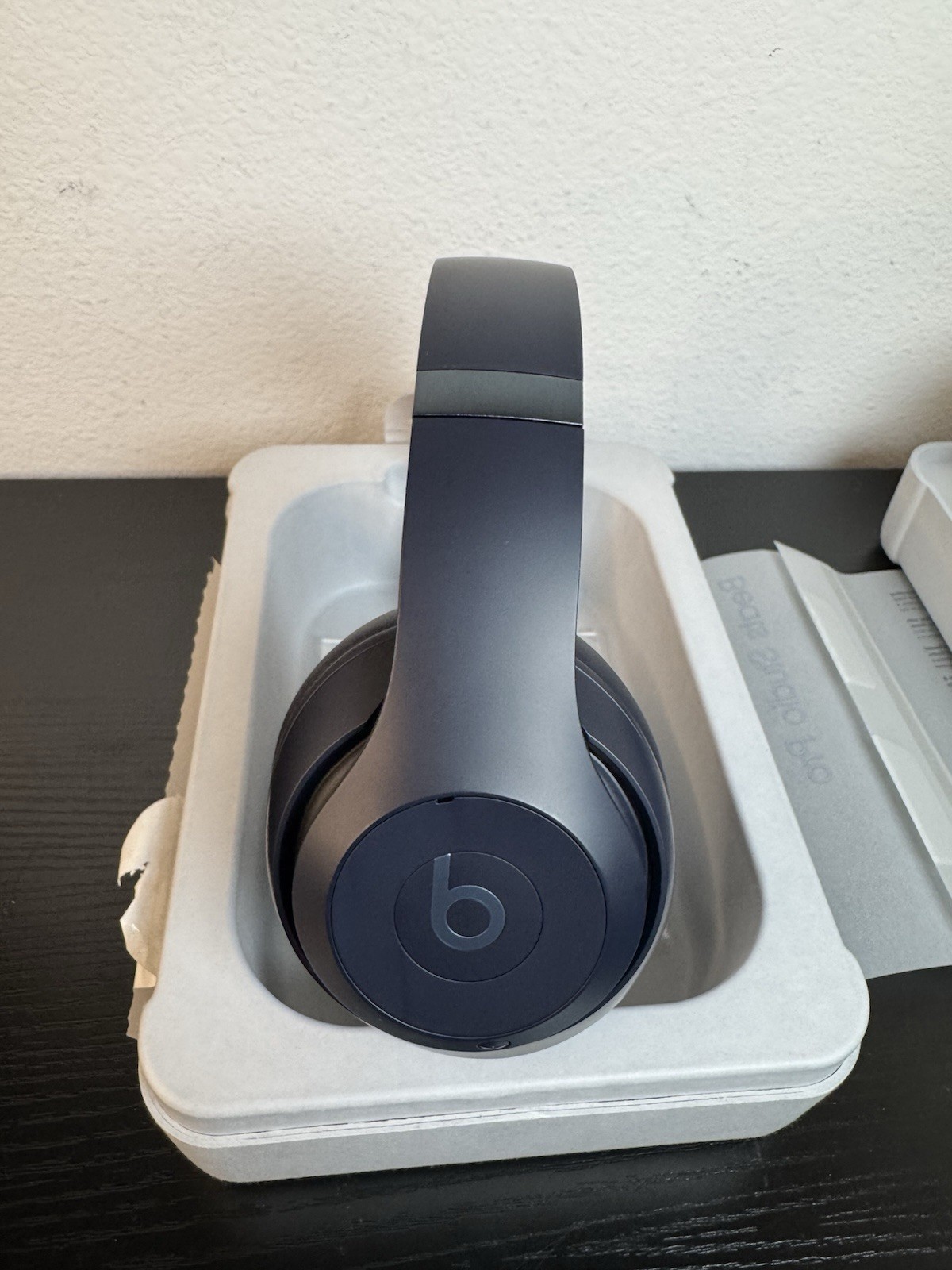 Beats Studio Pro Wireless Bluetooth Noise Cancelling Headphones MQTQ3LL/A – Navy