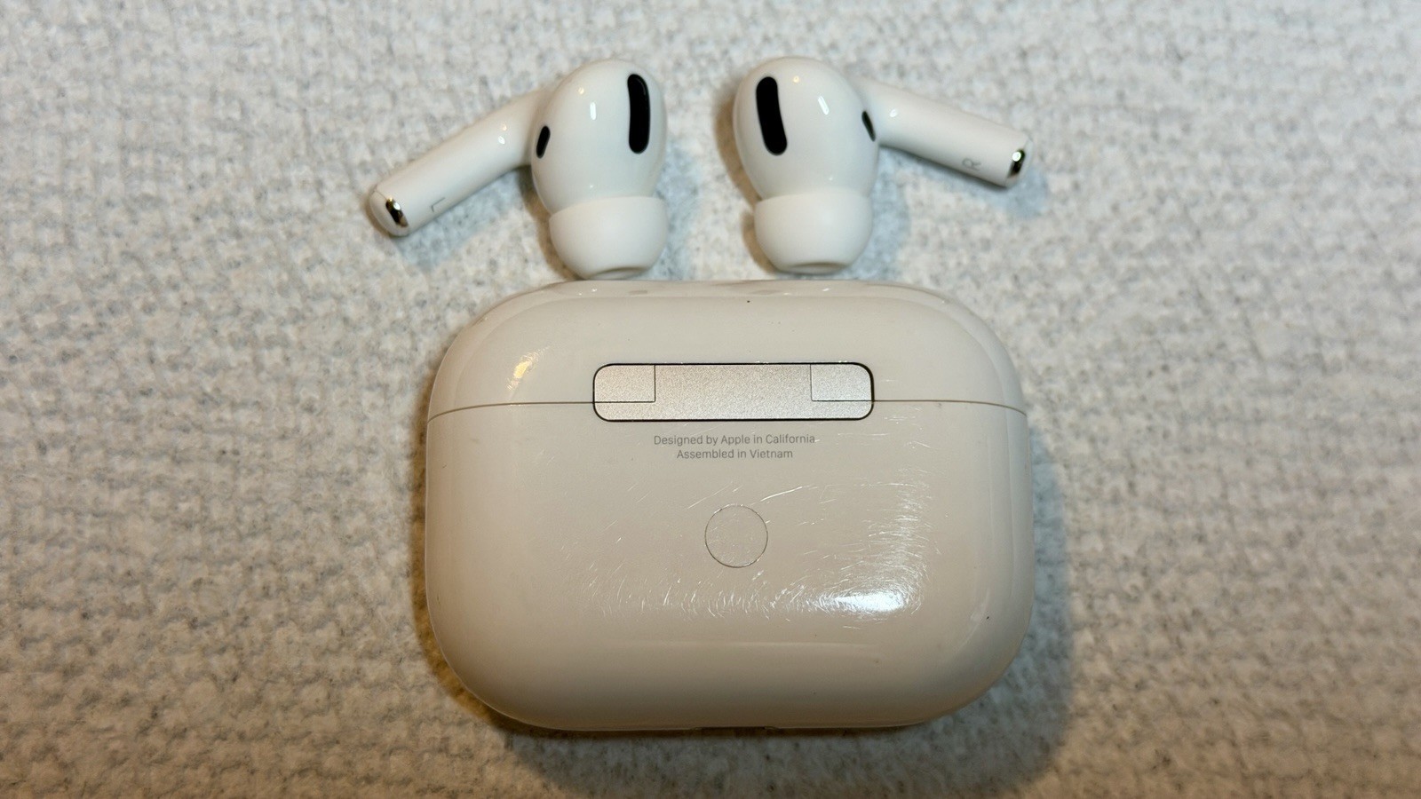 Apple AirPod Pro 1st Gen with MagSafe Charging Case A2190
