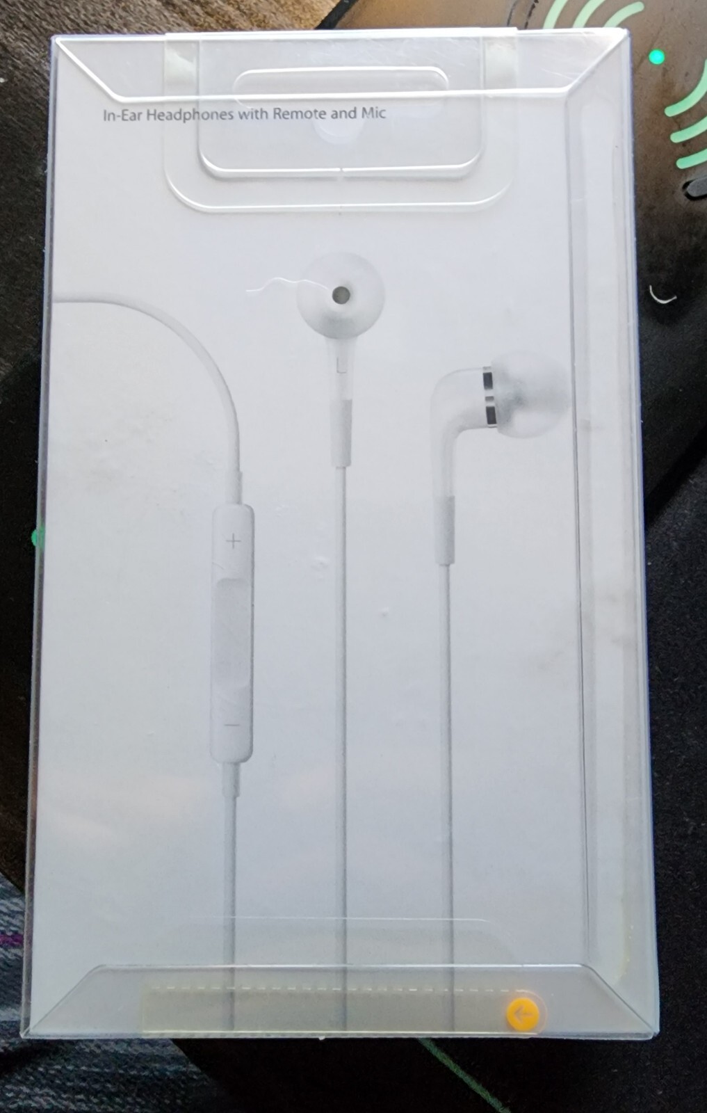 BNIB Apple In-Ear headphones model ME186LL/A