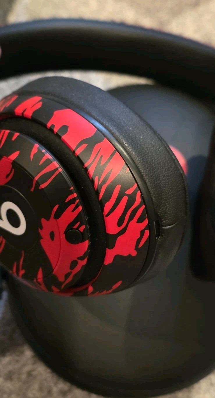 Beats Studio 3 Faze Clan Wireless Headphones Limited Edition Out of Stock RARE
