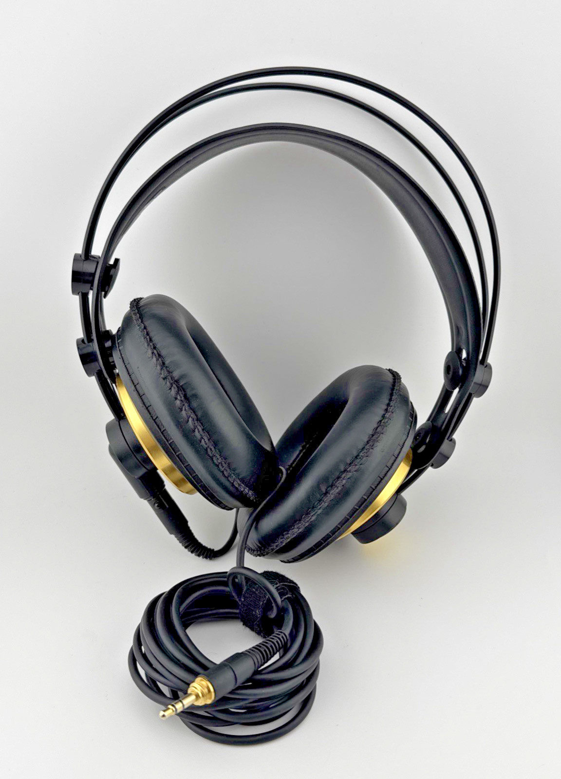 AKG K240 Studio Monitoring Headphones Semi Open Back TESTED WORKING