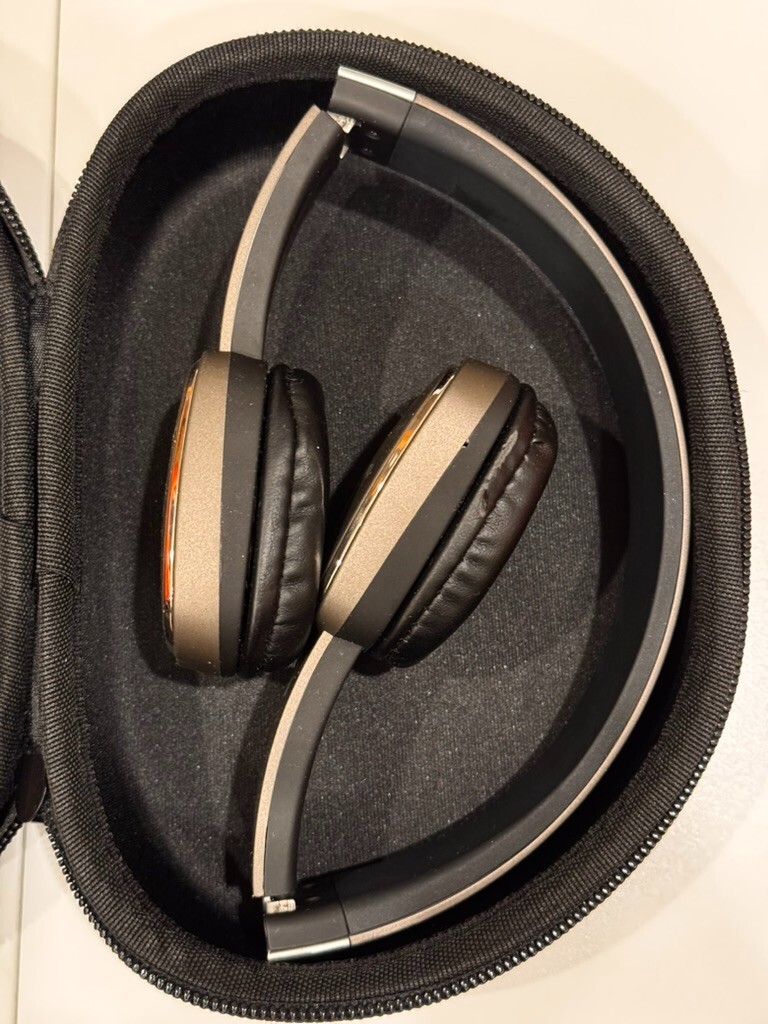 Brookstone Pro Bluetooth Headphones Volkswagen Edition Black (w Brookstone Case)
