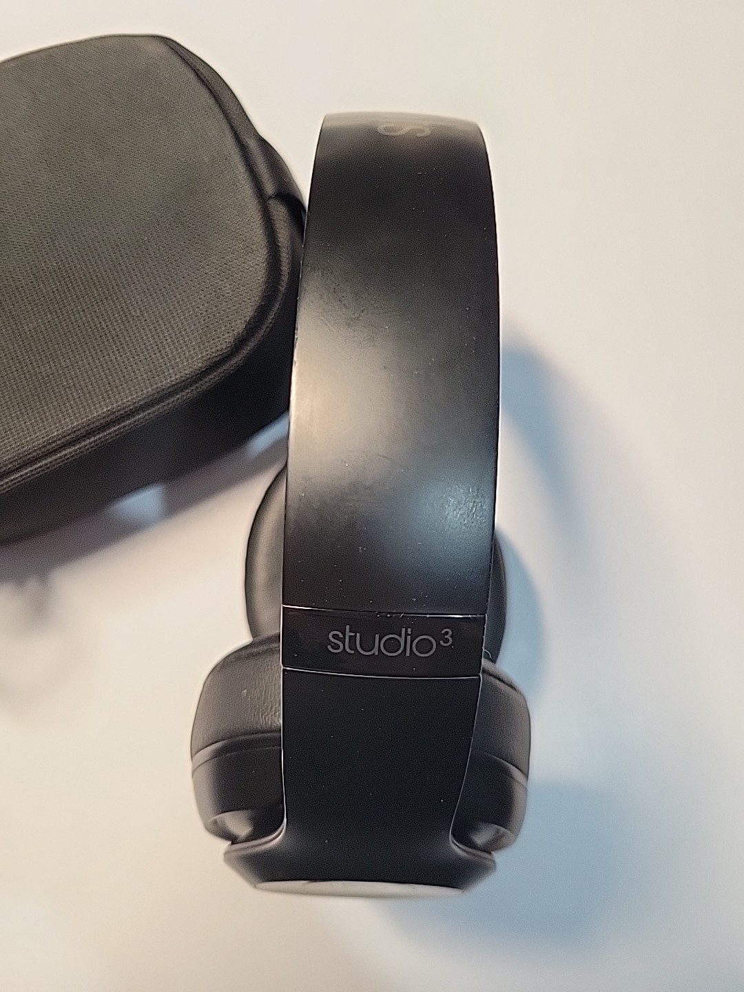 Beats by Dr. Dre Studio3 Wireless Bluetooth Headphones Black w/ Carrying Case