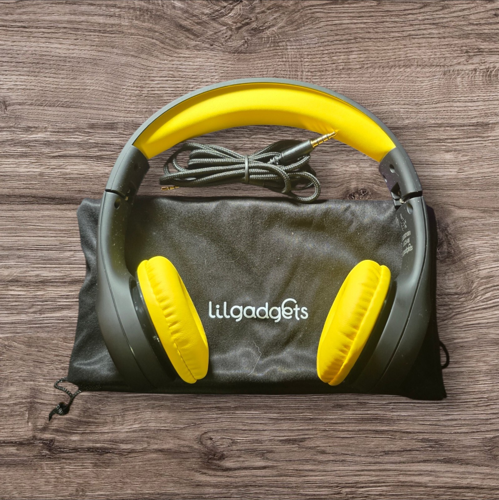 Lilgadgets Connect + Style On-Ear Kids Headphones with Microphone – Black/Yellow