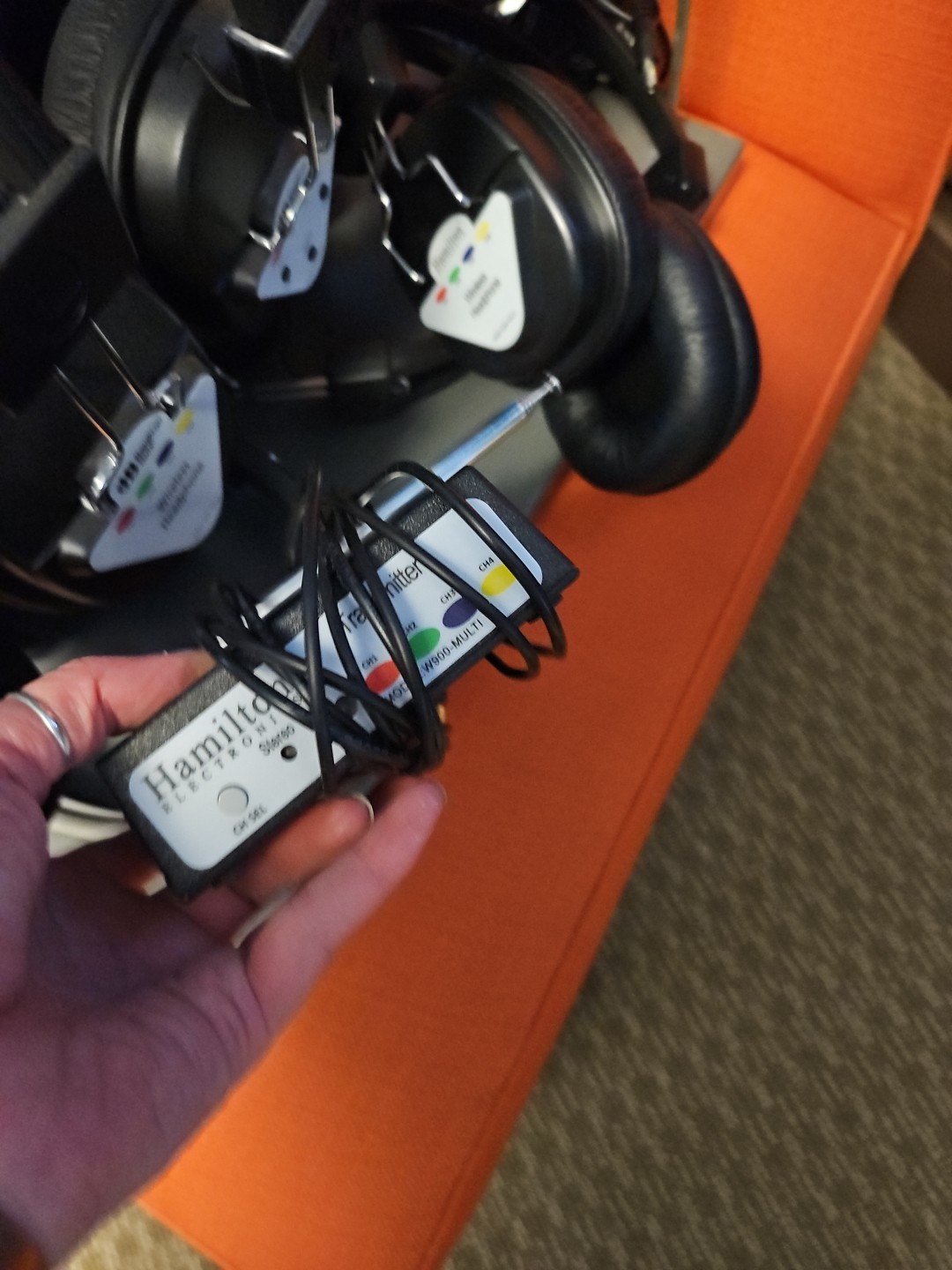Hamilton Buhl Wireless Headphones And Transmitter KIT W-900 Multi
