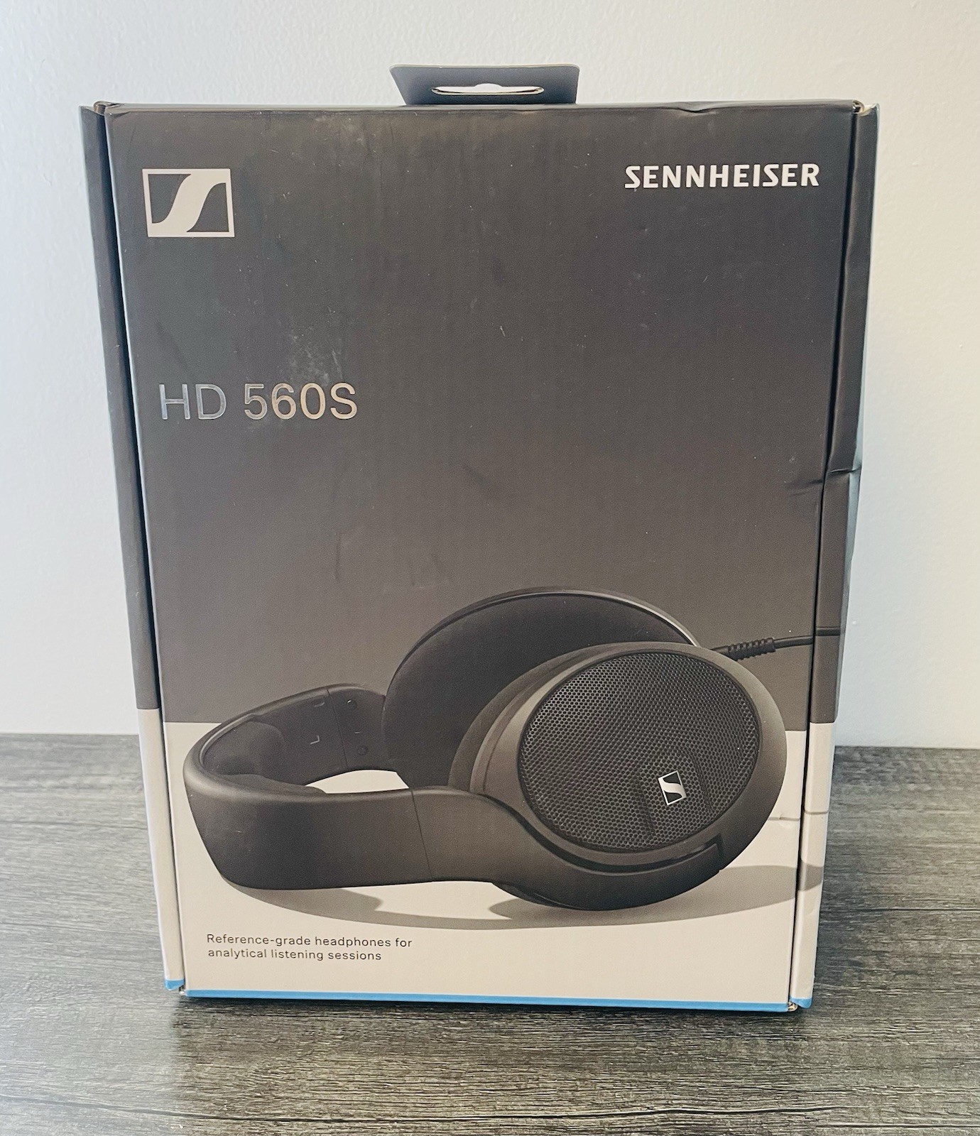 NEW Sennheiser HD560 S Over-The-Ear Audiophile Headphones Dynamic Open Type