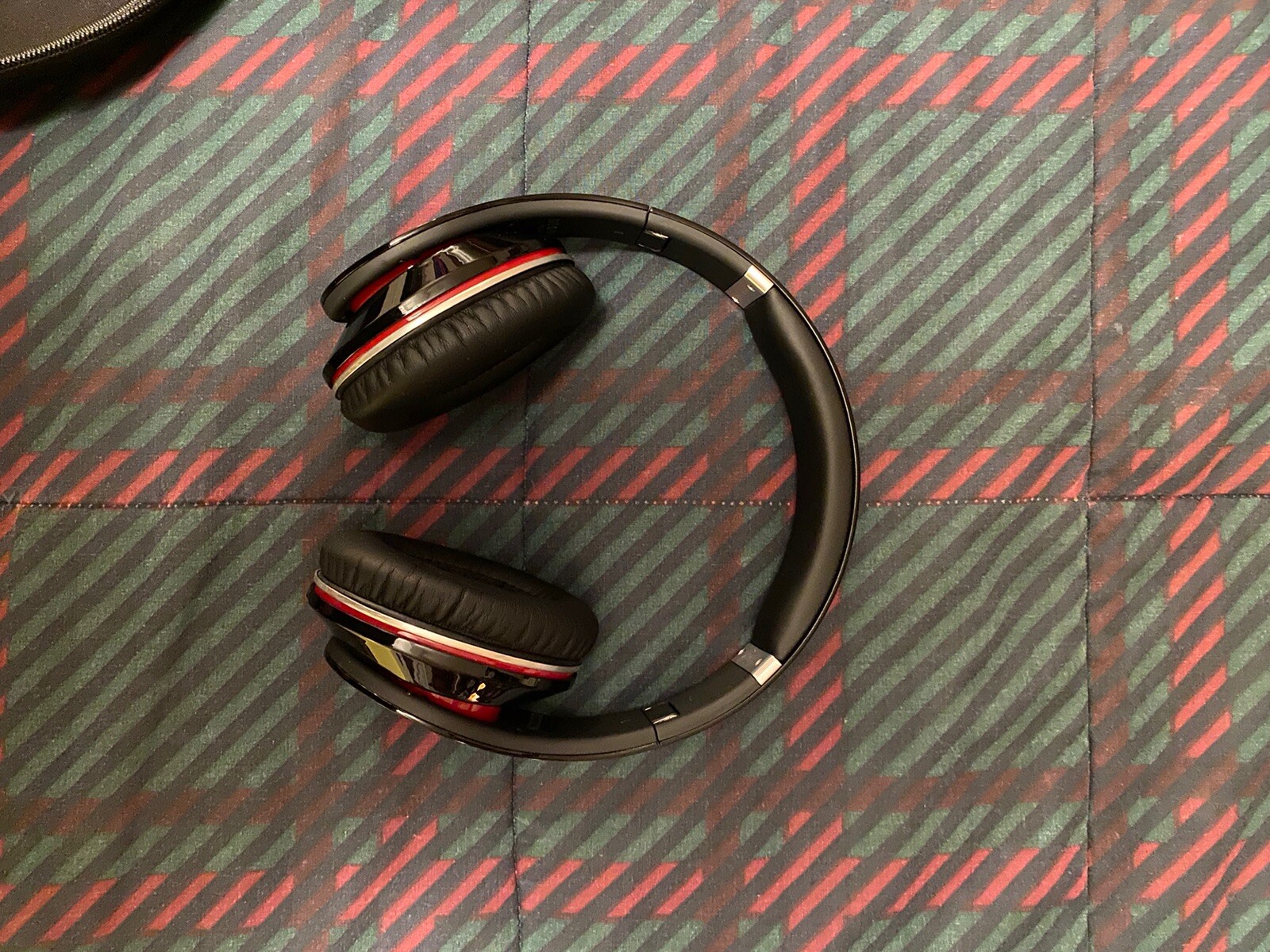Beats By Dr. Dre Studio Over Ear Headphones (Aux Cord) Black And Red