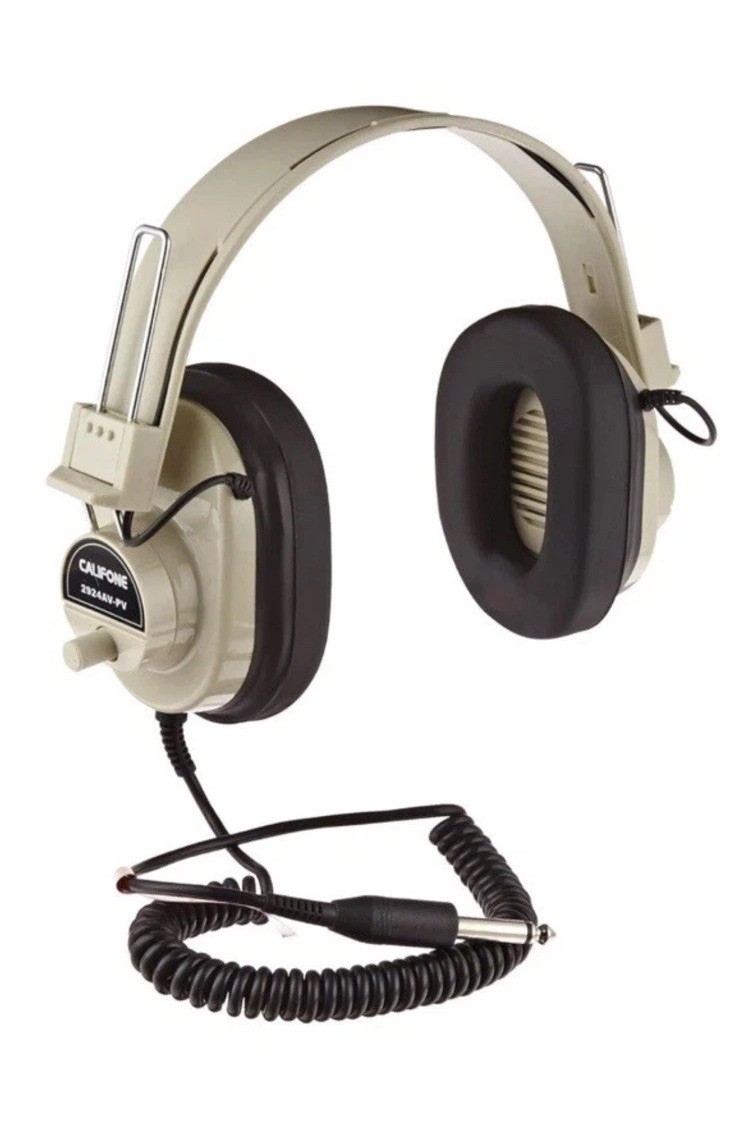 8x Califone 2924AV-P Headphones, 1x Listening Station 1218AV-PY & Case