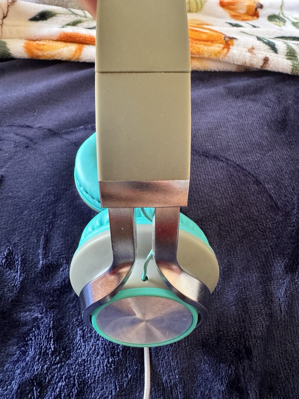 Adjustable Teal Blue Headphones For Kids & Adults. Used But In Good Condition