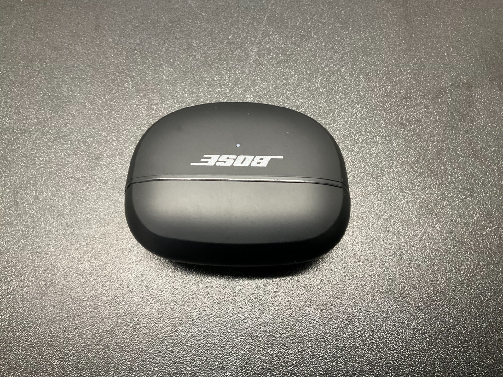 Bose Wireless In-Ear Earbuds Bluetooth Model 438926 Charging Case black