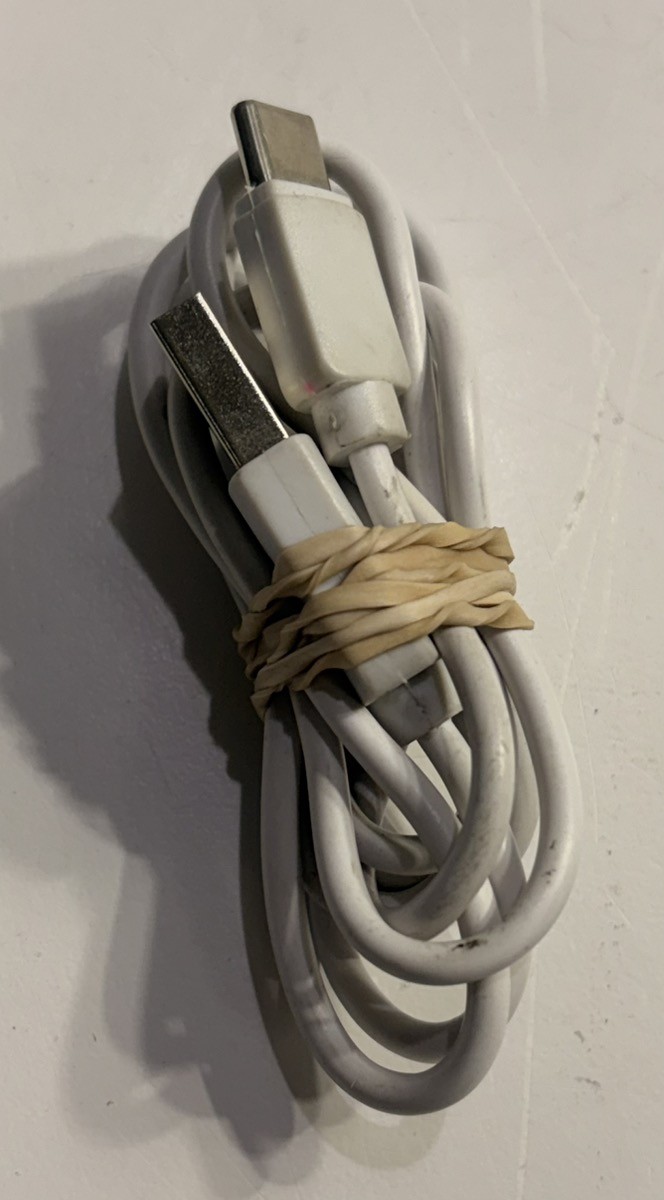 SONY WH-1000XM5 AS-IS – WITH CHARGER- (P11034877)