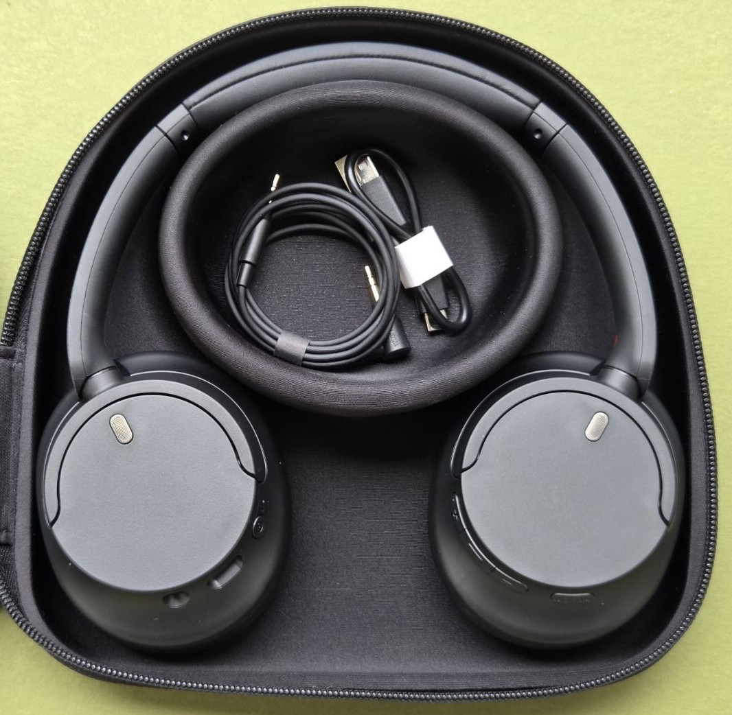 SONY WH-CH720N/B Noise Canceling Wireless Headphones / w Hard Case – BLACK #OB