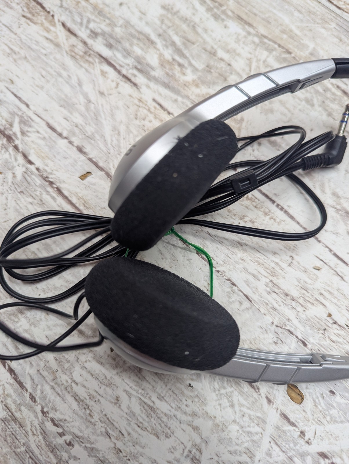 Koss KPH/6 Portable Stereophone Ultra Light Headphones Tested